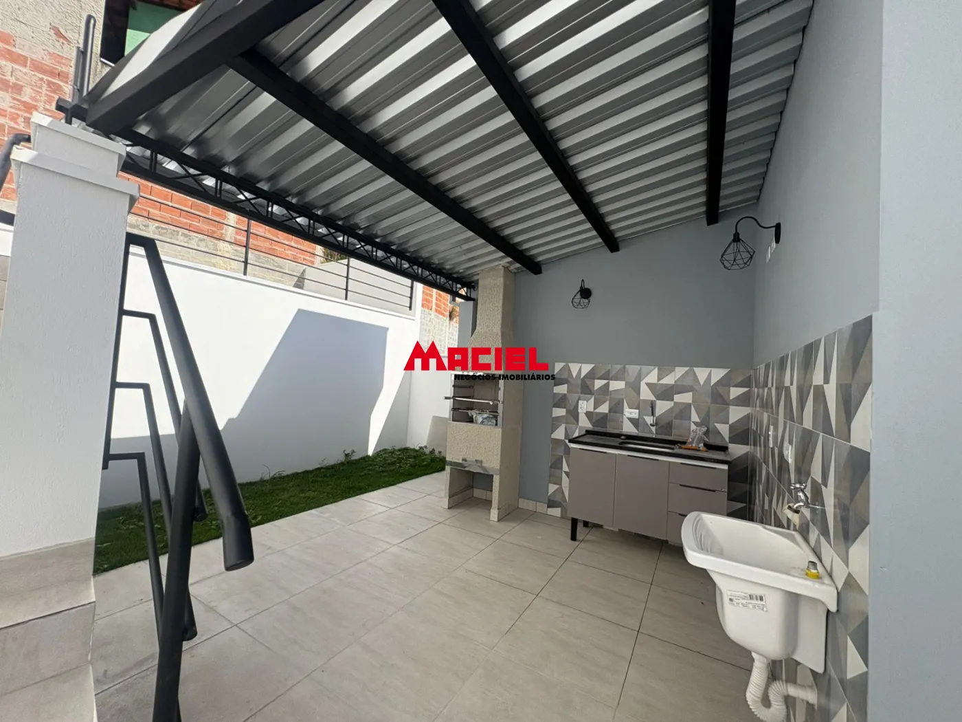 Comprar Casa / Padrão em São José dos Campos R$ 440.000,00 - Foto 2