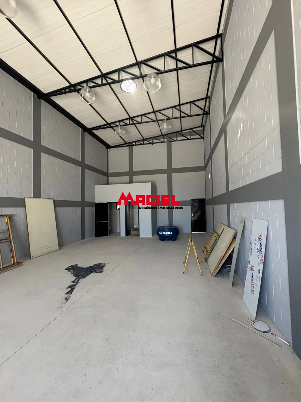 Alugar Comercial / Galpão em São José dos Campos R$ 4.500,00 - Foto 3