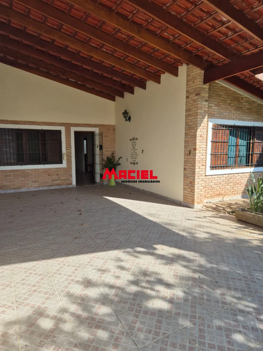 Comprar Casa / Padrão em Caraguatatuba R$ 1.600.000,00 - Foto 1