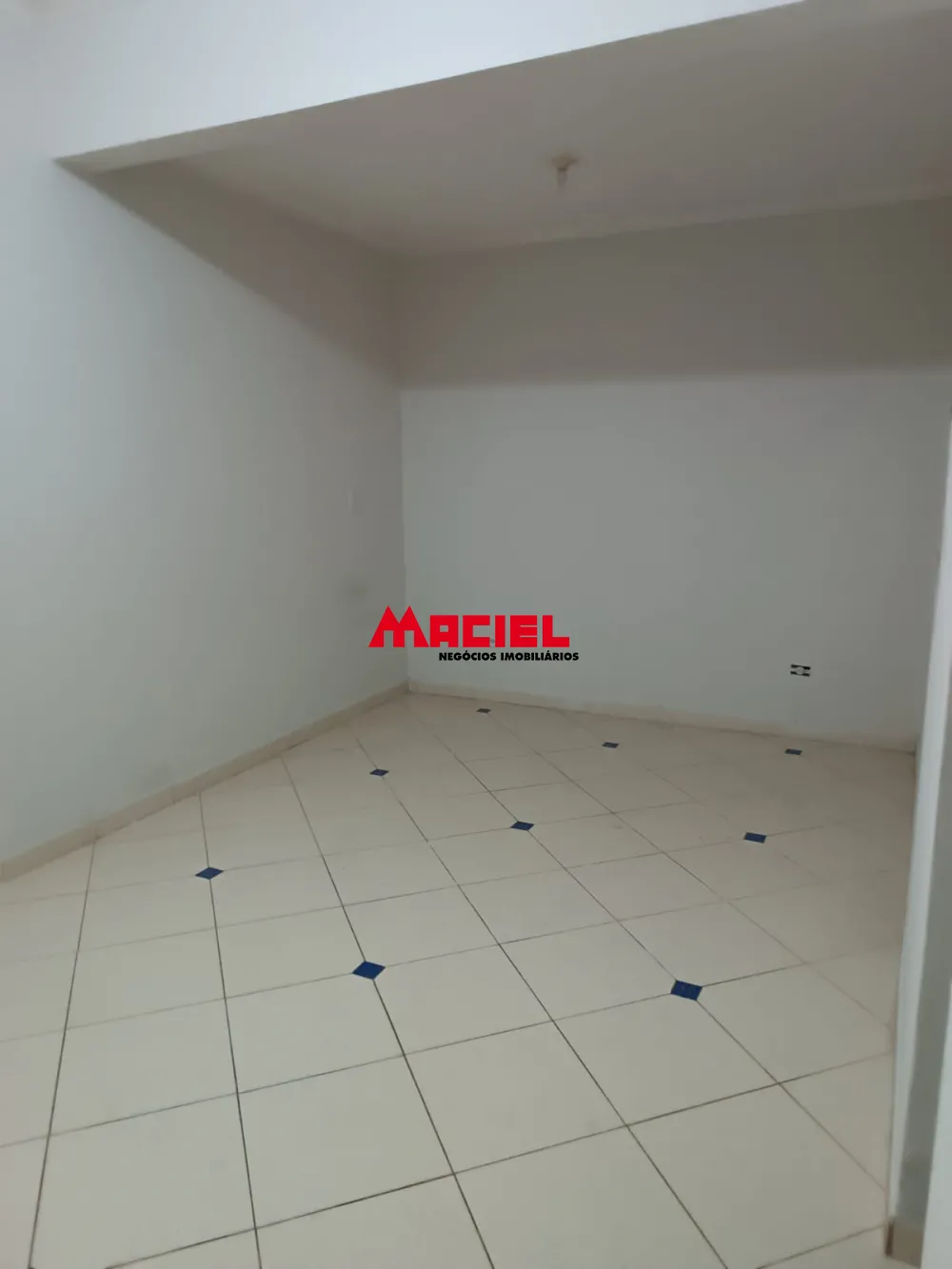 Alugar Casa / Padrão em São José dos Campos R$ 2.400,00 - Foto 3