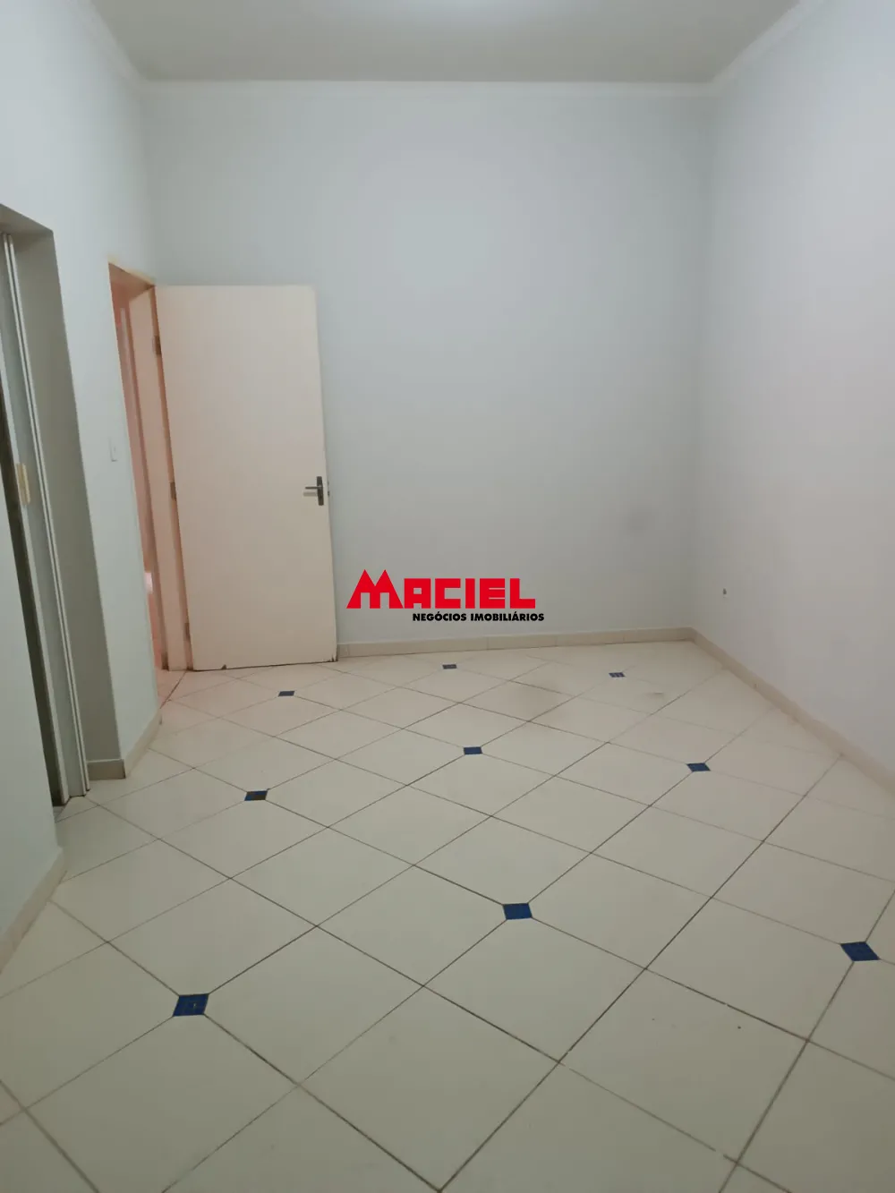 Alugar Casa / Padrão em São José dos Campos R$ 2.400,00 - Foto 6