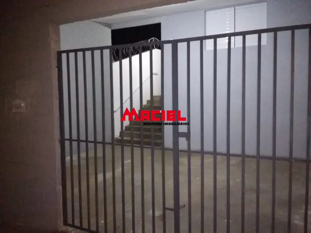 Alugar Casa / Padrão em São José dos Campos R$ 1.700,00 - Foto 1