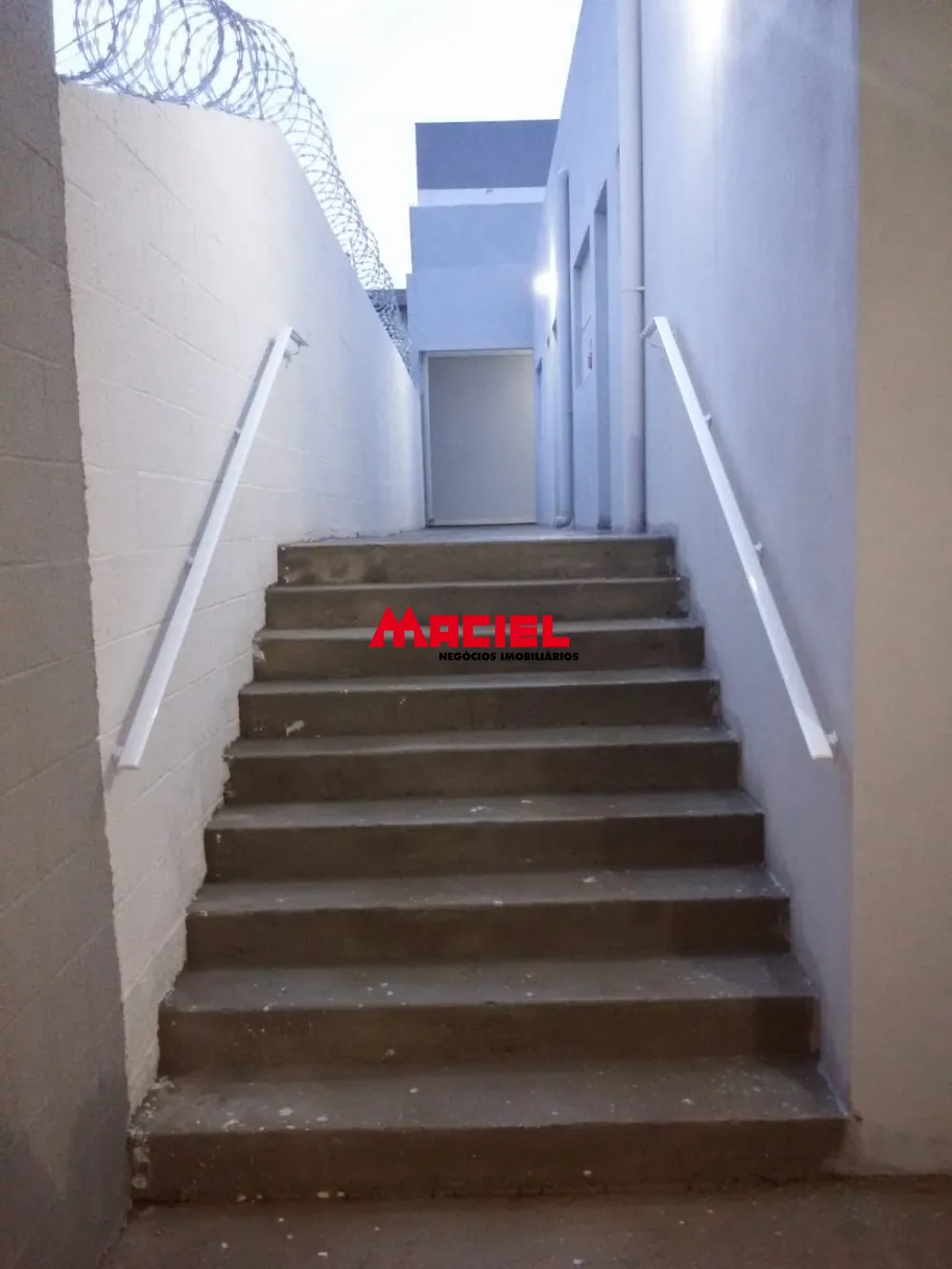 Alugar Casa / Padrão em São José dos Campos R$ 1.700,00 - Foto 3