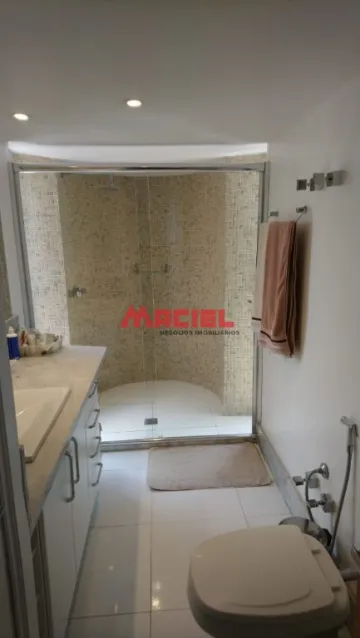 imagem 4 - LINDO APTO NO CENTRO DA CIDADE DE SJC, REPLETO DE ARMARIOS, COMODOS GRANDES, HALL DE ENTRADA, SALA COM 57 METROS, COZINHA COM ILHA E COPA, APTO COM 228,56 METROS, AMPLA SACADA COM VISTA LIVRE E LINDA PARA A SERRA DA MANTIQUEIRA. imagem 4 - LINDO APTO NO CENTRO DA CIDADE DE SJC, REPLETO DE ARMARIOS, COMODOS GRANDES, HALL DE ENTRADA, SALA COM 57 METROS, COZINHA COM ILHA E COPA, APTO COM 228,56 METROS, AMPLA SACADA COM VISTA LIVRE E LINDA PARA A SERRA DA MANTIQUEIRA.