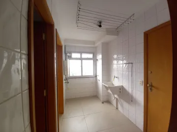 imagem 3 - Apartamento na Vila Adyana em frente a uma praça, melhor localização da vila adyana, são 2 apartamentos por andar, cômodos amplos, sacada, vista livre para todos os lados, sol o dia todo imagem 3 - Apartamento na Vila Adyana em frente a uma praça, melhor localização da vila adyana, são 2 apartamentos por andar, cômodos amplos, sacada, vista livre para todos os lados, sol o dia todo