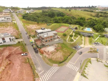 imagem 2 - Casa nova com 320m² no condomínio Verana, com 04 suites, sendo 03 suites amplas no pavimento superior (SENDO 02 COM CLOSET) hidromasagem, 01 suíte no pavimento inferior reversivel para escritorio,  armários planejados, sala de jantar com pé direito duplo imagem 2 - Casa nova com 320m² no condomínio Verana, com 04 suites, sendo 03 suites amplas no pavimento superior (SENDO 02 COM CLOSET) hidromasagem, 01 suíte no pavimento inferior reversivel para escritorio,  armários planejados, sala de jantar com pé direito duplo