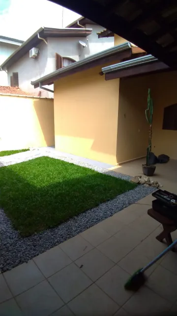imagem 1 - Casa em Caçapava condomínio fechado, próximo da Policia Federal na Dutra e do mercado Simpatia, excelente casa como cômodos amplos, area gourmet com churrasqueira e forno, quintal. Condomínio muito tranquilo, escritura registrada. imagem 1 - Casa em Caçapava condomínio fechado, próximo da Policia Federal na Dutra e do mercado Simpatia, excelente casa como cômodos amplos, area gourmet com churrasqueira e forno, quintal. Condomínio muito tranquilo, escritura registrada.