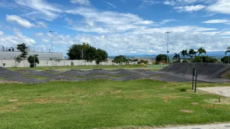 imagem 2 - Título: Oportunidade Única: Terreno em Condomínio Fechado de Luxo com Infraestrutura Completa imagem 2 - Título: Oportunidade Única: Terreno em Condomínio Fechado de Luxo com Infraestrutura Completa