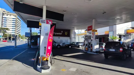 imagem 5 - Terreno de esquina no centro da cidade no Jardim São Dimas, hoje no local funciona um posto de gasolina, este terreno faz frente para três ruas, imagem 5 - Terreno de esquina no centro da cidade no Jardim São Dimas, hoje no local funciona um posto de gasolina, este terreno faz frente para três ruas,