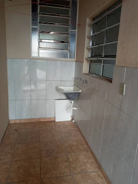 Alugar Casa / Padrão em São José dos Campos. apenas R$ 2.200,00