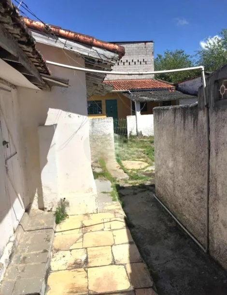 Alugar Casa / Padrão em São José dos Campos. apenas R$ 490.000,00