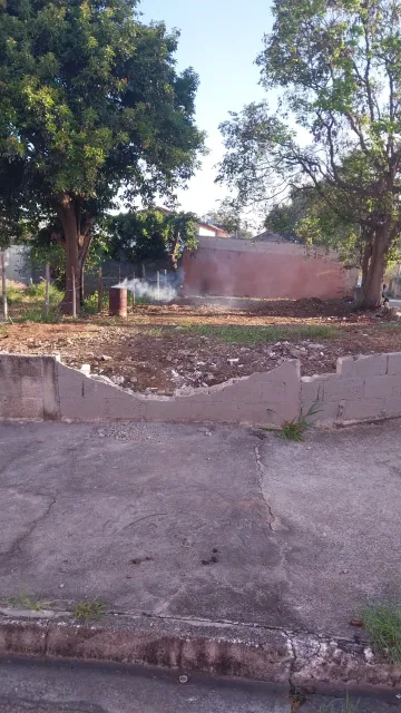 imagem 1 - um excelente terreno  otimo para casa ou comercio lote de esquina com ponto de ônibus na calçada imagem 1 - um excelente terreno  otimo para casa ou comercio lote de esquina com ponto de ônibus na calçada