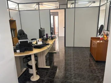 SALA COMERCIAL , ESPAÇOSA, BEM LOCILAZADA NO CENTRO DE SÃO JOSE DOS CAMPOS.