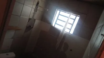 imagem 4 - Casa Simples para Reforma ou Demolir imagem 4 - Casa Simples para Reforma ou Demolir