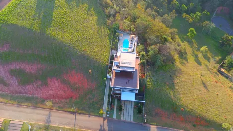 imagem 4 - `Luxuosa Residência com 2 Suítes, Piscina e Área Gourmet à Venda Porteira Fechada no Exclusivo Condomínio Recanto Santa Bárbara - Jambeiro, SP` imagem 4 - `Luxuosa Residência com 2 Suítes, Piscina e Área Gourmet à Venda Porteira Fechada no Exclusivo Condomínio Recanto Santa Bárbara - Jambeiro, SP`