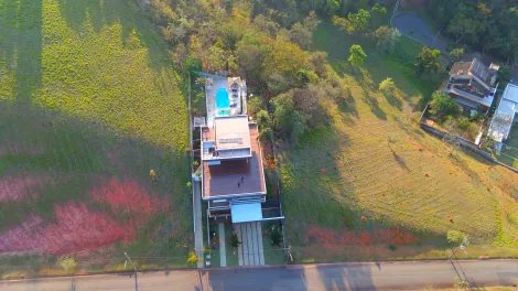 imagem 5 - `Luxuosa Residência com 2 Suítes, Piscina e Área Gourmet à Venda Porteira Fechada no Exclusivo Condomínio Recanto Santa Bárbara - Jambeiro, SP` imagem 5 - `Luxuosa Residência com 2 Suítes, Piscina e Área Gourmet à Venda Porteira Fechada no Exclusivo Condomínio Recanto Santa Bárbara - Jambeiro, SP`