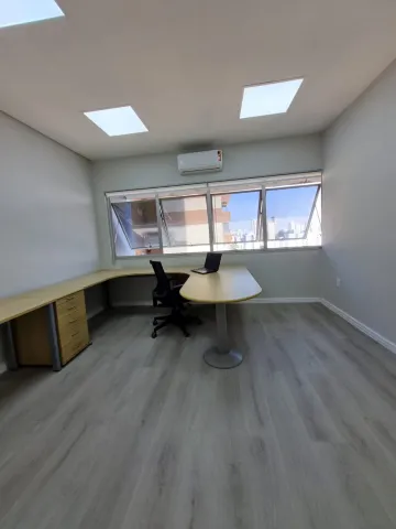 imagem 1 - SALA - VAGA - TOTALMENTE  REFORMADA - PRÓXIMO DE TUDO- ACEITA PERMUTA POR TERRENO - imagem 1 - SALA - VAGA - TOTALMENTE  REFORMADA - PRÓXIMO DE TUDO- ACEITA PERMUTA POR TERRENO -