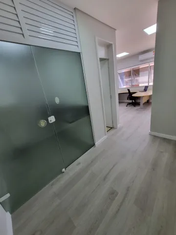 imagem 5 - SALA - VAGA - TOTALMENTE  REFORMADA - PRÓXIMO DE TUDO- ACEITA PERMUTA POR TERRENO - imagem 5 - SALA - VAGA - TOTALMENTE  REFORMADA - PRÓXIMO DE TUDO- ACEITA PERMUTA POR TERRENO -
