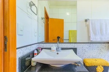 imagem 4 - Sobrado Amplo com Quintal Verde e Cozinha com Ilha no Jardim Minas Gerais imagem 4 - Sobrado Amplo com Quintal Verde e Cozinha com Ilha no Jardim Minas Gerais