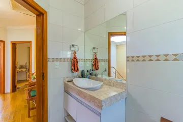 imagem 5 - Sobrado Amplo com Quintal Verde e Cozinha com Ilha no Jardim Minas Gerais imagem 5 - Sobrado Amplo com Quintal Verde e Cozinha com Ilha no Jardim Minas Gerais