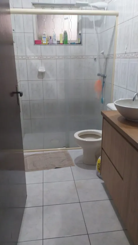 imagem 2 - ,casa com tres dormitórios banheiro com box blindex cosiha ampla próxima comercio em geral imagem 2 - ,casa com tres dormitórios banheiro com box blindex cosiha ampla próxima comercio em geral