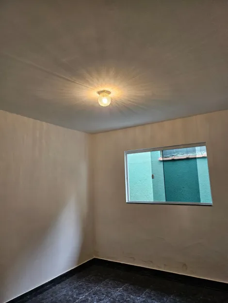 imagem 2 - casa com dois quartos garagem coberta ,recem refomada próxima comercio em geral ,rua sem saida . imagem 2 - casa com dois quartos garagem coberta ,recem refomada próxima comercio em geral ,rua sem saida .