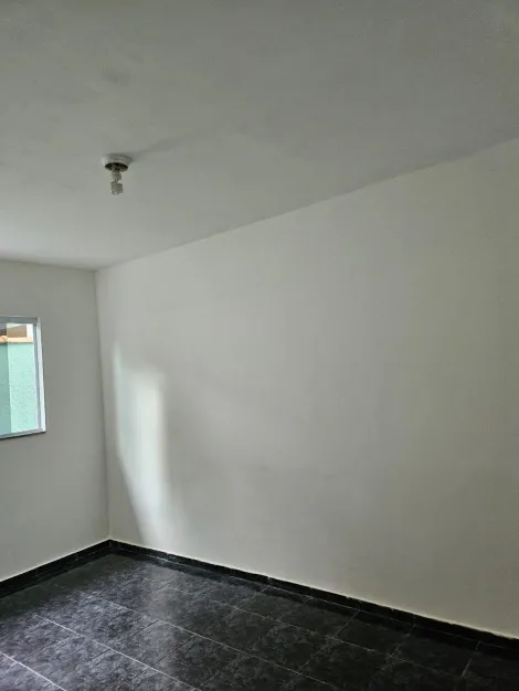 imagem 3 - casa com dois quartos garagem coberta ,recem refomada próxima comercio em geral ,rua sem saida . imagem 3 - casa com dois quartos garagem coberta ,recem refomada próxima comercio em geral ,rua sem saida .