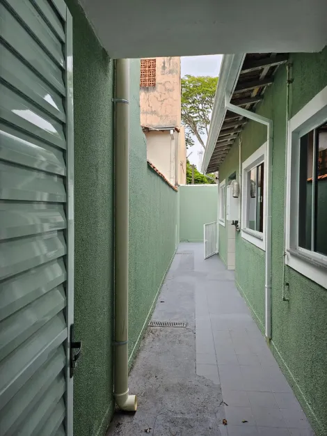 imagem 4 - casa com dois quartos garagem coberta ,recem refomada próxima comercio em geral ,rua sem saida . imagem 4 - casa com dois quartos garagem coberta ,recem refomada próxima comercio em geral ,rua sem saida .