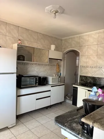 imagem 3 - CASA COM 4 DORMITÓRIOS COM AMPLO QUINTAL EXCELENTE LOCALIZAÇÃO.ACEITA TROCA POR APARTAMENTO OU  CASA DE MEIO LOTE NA ZONA SUL. imagem 3 - CASA COM 4 DORMITÓRIOS COM AMPLO QUINTAL EXCELENTE LOCALIZAÇÃO.ACEITA TROCA POR APARTAMENTO OU  CASA DE MEIO LOTE NA ZONA SUL.