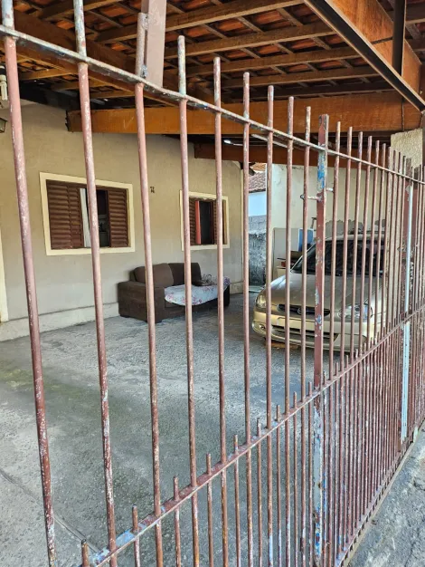 imagem 3 - casa antiga pra reforma ,com dois quartos amplos próximo comércio em geral imagem 3 - casa antiga pra reforma ,com dois quartos amplos próximo comércio em geral