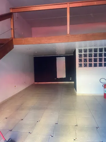 imagem 1 - Salão comercial terreo no centro da cidade com porta de aço, mezanino, cozinha, wc, excelente localização, com muito movimento imagem 1 - Salão comercial terreo no centro da cidade com porta de aço, mezanino, cozinha, wc, excelente localização, com muito movimento