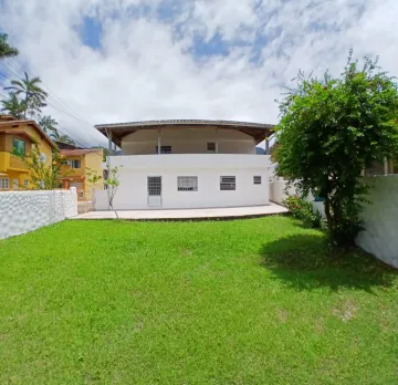 imagem 3 - Casa em Caraguatatuba a 100 metros da praia Massaguaçu com 04 dormitorios, suíte, cozinha, copa, 03 wcs, varanda e quintal grande, 15 vagas de garagem, casa de esquina na melhor localização do bairro imagem 3 - Casa em Caraguatatuba a 100 metros da praia Massaguaçu com 04 dormitorios, suíte, cozinha, copa, 03 wcs, varanda e quintal grande, 15 vagas de garagem, casa de esquina na melhor localização do bairro