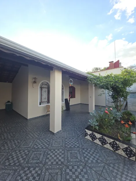 imagem 3 - Casa ampla no Tatetuba com churrasqueira e 3 vagas de garagem imagem 3 - Casa ampla no Tatetuba com churrasqueira e 3 vagas de garagem