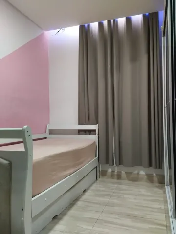 imagem 4 - Terreno com 140 m²: (20 m x 7 m) com área construída de 70 m² , casa sendo:  - Sala - Cozinha; - 03 dormitórios sendo 1 suíte; - 02 banheiro; - Área de serviço;  - Garagem  coberta para 02 carros;  Portas e janelas de alumínio branco, box nos banheir imagem 4 - Terreno com 140 m²: (20 m x 7 m) com área construída de 70 m² , casa sendo:  - Sala - Cozinha; - 03 dormitórios sendo 1 suíte; - 02 banheiro; - Área de serviço;  - Garagem  coberta para 02 carros;  Portas e janelas de alumínio branco, box nos banheir