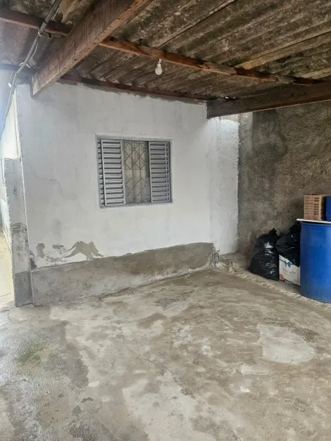 imagem 1 - uma casa boa com dois quartos ,garagem  coberta um amplo espaço nos fundos que da para construir ,rua boa próxima de comércio imagem 1 - uma casa boa com dois quartos ,garagem  coberta um amplo espaço nos fundos que da para construir ,rua boa próxima de comércio